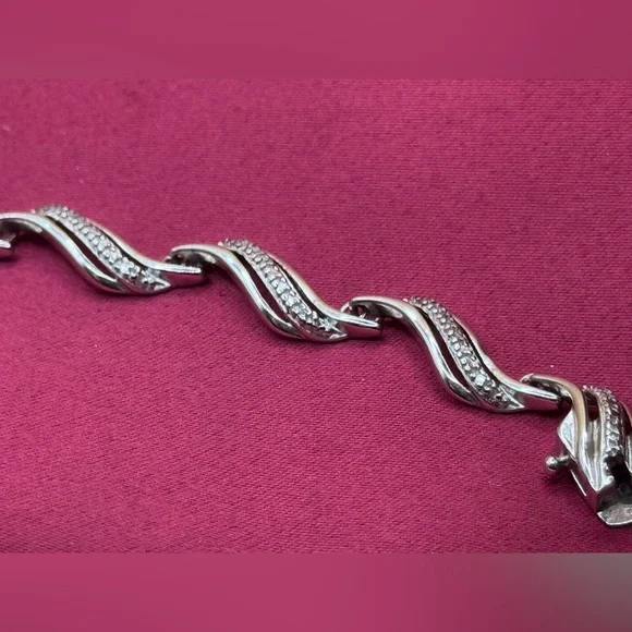 Real natural diamond on sterling silver 7.5” Kay jeweler bracelet - Picture 16 of 17